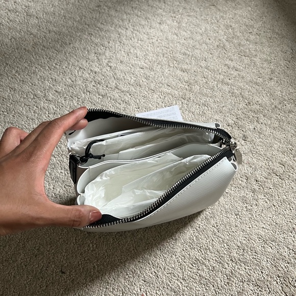 NWT Silver/Pearl-Toned Clutch Bag w/ Strap Loops - Picture 3 of 4